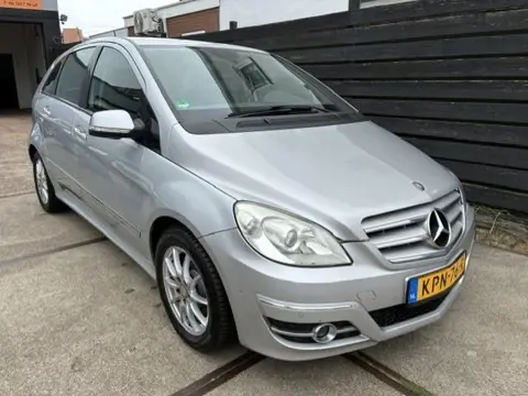 Mercedes-benz B 170 AUTOMAAT/AIRCO/LEER/ALLE BOEKJES/2 JAAR APK!