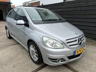 Mercedes-benz B 170 AUTOMAAT/AIRCO/LEER/ALLE BOEKJES/2 JAAR APK!