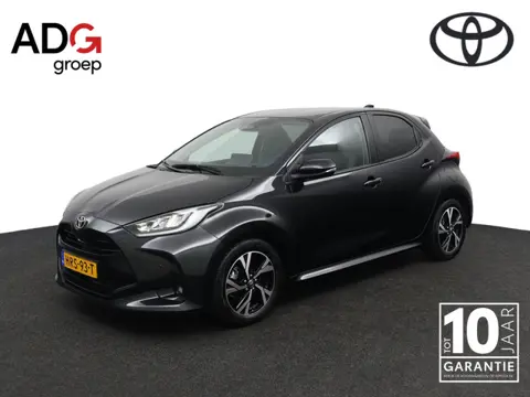 Toyota Yaris 1.5 Hybrid 115 Dynamic | Stoel en Stuurverwarming | Navigatie | Parkeersensoren Rondom 