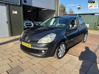 Renault Clio 1.6-16V Dynamique Luxe Automaat 107dkm NAP