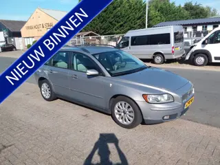 Volvo V50 2.4i Momentum (bj 2005, automaat)