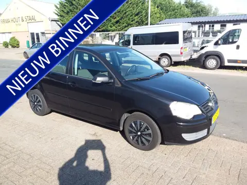 Volkswagen Polo 1.4-16V Trendline (bj 2006)