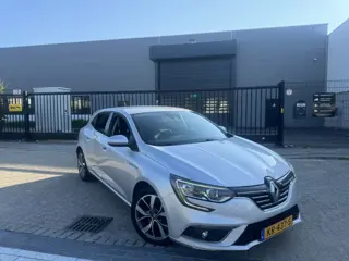 Renault Mégane 1.5 DCI AUTOMAAT BOSE SENSOR SFEER LED LAGE KM
