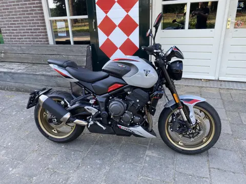 Triumph TRIDENT 800 ABS (bj 2026)