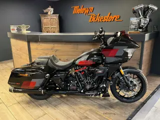 Harley Davidson ROAD GLIDE CVO ST 121CI HOTLAP Nieuwprijs € 70.000 2.165Km