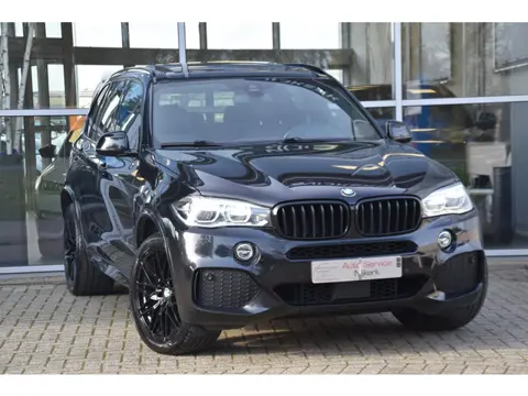 BMW X5 XDrive30d High Executive Airco Pano. dak Led Elek. Trekhaak Zeer Nette Auto !!