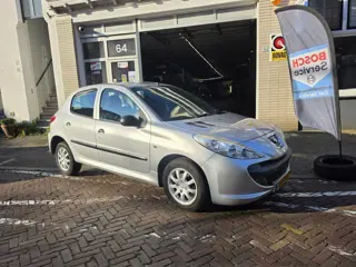 Peugeot 206 + 1.1 Accent