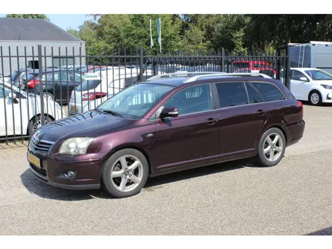 Toyota Avensis Wagon 2.2 D-4D Luna Business