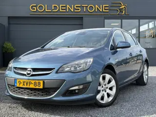 Opel Astra 1.4 Turbo Blitz 1e Eigenaar,Trekhaak,120pk,Navi,Dealer Onderhouden,6 Bak,Pdc,Lm velgen,N.