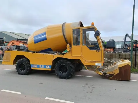 Carmix 5.5 XL self loading beton mixer + weightlog scale