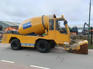 Carmix 5.5 XL self loading beton mixer + weightlog scale