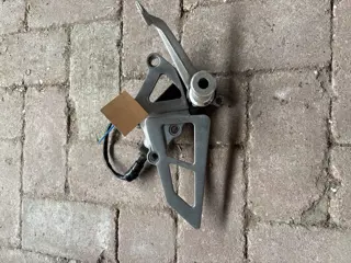 Main step holder right Kawasaki ZX 7 R 1996 - 2002