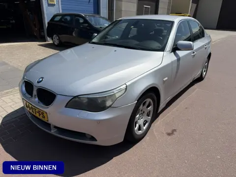 BMW 5 Serie 523i Executive Automaat Export Navi Airco koud Boekjes en NAP aanwezig. Auto is natuurli
