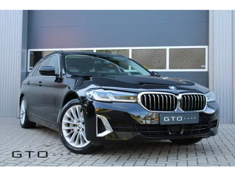 BMW 5 Serie Touring 530e xDrive High Executive Pano | Laser | Harman Kardon | HUD | Adaptief Onderst