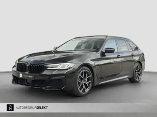 BMW 5-serie Touring 530e M-Sport | Pano | Head Up | Sfeer | Camera | Dealer onderhouden | Driving As