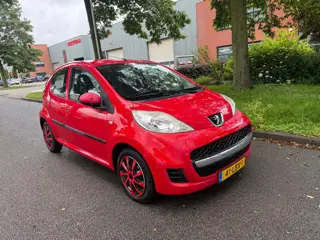 Peugeot 107 1.0-12V XS 5 drs (sprijstuk lekt)