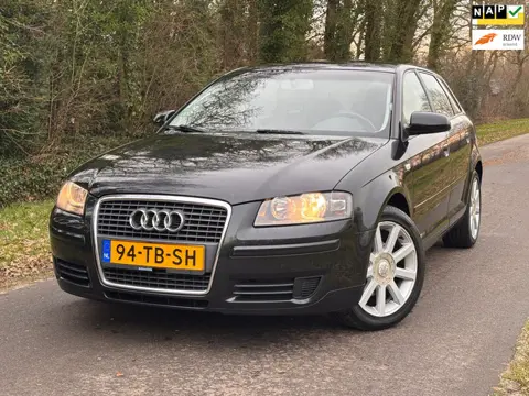 Audi A3 Sportback 2.0 FSI Attraction | Cruise + Airco |