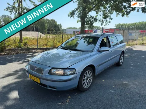 Volvo V70 2.4 D5 Comfort Line ZO INGERUILD DUS ZO WEG PRIJSJE