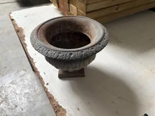 gietijzeren bloempot