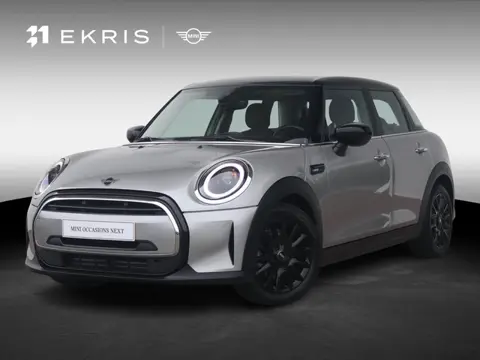 MINI 5-Deurs 1.5 Cooper Camden Edition Cruise Control/ LED-koplampen/ Navigatie /