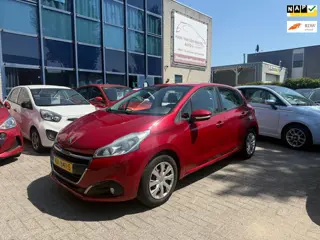 Peugeot 208 1.2 PureTech Blue Lion 5-drs, Navi, Airco, Trekhaak, APK 07/27