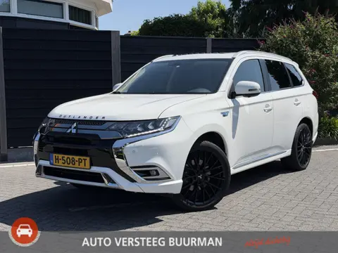 Mitsubishi Outlander Intense+ 2.4 PHEV 135PK Automaat Navigatie, Rondomzichtcamera, Keyless, Stoel &