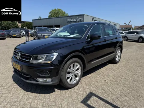 Volkswagen Tiguan 1.4 TSI ACT Connected Series | Navi | Parkeersensoren | Lichtmetalen velgen | Stuu