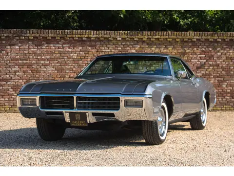 Buick Riviera "Frank Sinatra Jr. car" The first registered owner is Frank Sinatra Jr., Accompanied b