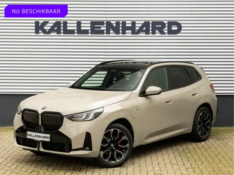 BMW X3 30e xDrive - M-Sport Pro - Pano - Trekhaak - Head-up - Stuurwiel Verwarmd