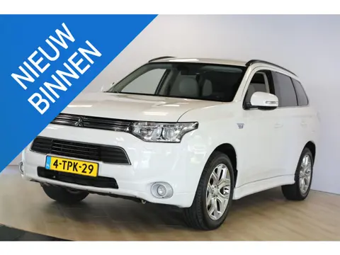 Mitsubishi Outlander 2.0 PHEV Instyle | Schuif- kanteldak | Trekhaak