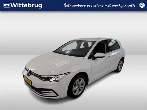 Volkswagen Golf 1.0 TSI 110pk Life / App-connect / Navigatie / Parkeersensoren / Clima / LED verlich