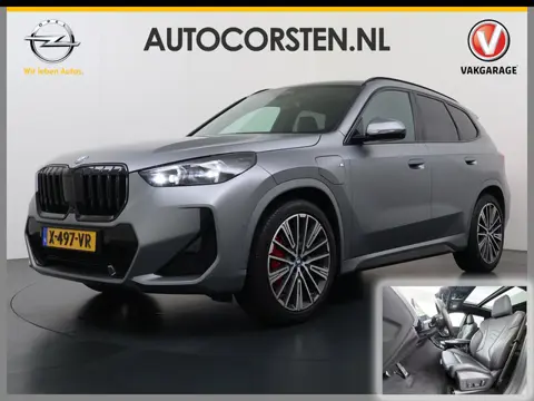 BMW X1 xDrive30e 327pk M-sport Leer Pano-Dak/Hef-Dak M-Sportstoelen+Elektr.+Geheugen+Verwarmd Trekha