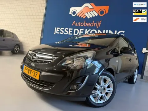 Opel Corsa 1.4-16V BlitZ / bj.2014 / 5 deurs / airco / NAP met 133410 km.en APK tot 05/2027 / sportv