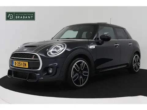 Mini Mini 2.0 Cooper S Chili JCW Pakket (PANORAMADAK, DEALER ONDERHOUDEN, HEAD-UP, CARPLAY, NAVIGATI