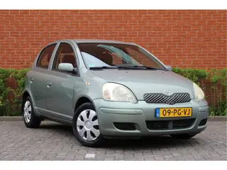 Toyota Yaris 1.3 VVT-i 86pk Sol | NL-auto | 5 deuren | Airco | Centr. deurvergr. | Elek. ramen | Rad
