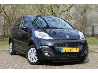 Peugeot 107 1.0 68pk Envy | NL-auto | 5 deuren | Airco | Centr. deurvegr. | Elek. ramen | Radio | St