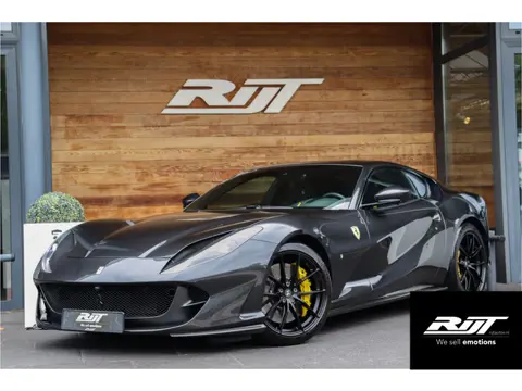 Ferrari 812 6.5 V12 Superfast HELE NL AUTO **Capristo/Carbon Pack/Carbon Kuipstoelen/Drivers Display