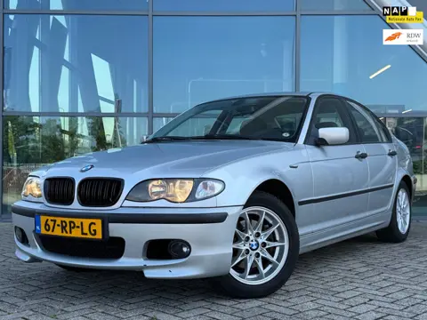BMW 3-serie 316i M Sport | Camera | Cruise | Nieuw ketting!