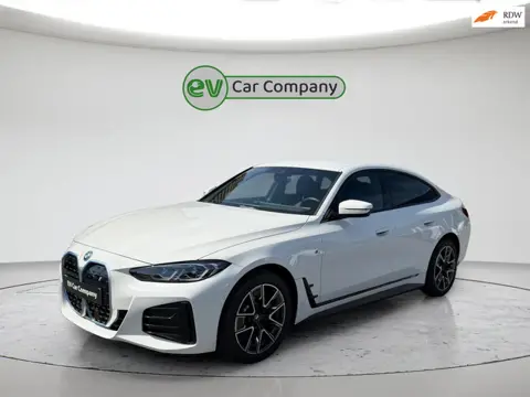 BMW I4 EDrive35 High Executive 70 kWh | SOH 97% | M Sportpakket | Harman Kardon | CarPlay | Camera |