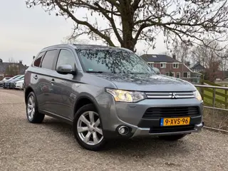 Mitsubishi Outlander 2.0 PHEV Instyle X-Line | Soh 89% + Schuif/kanteldak + Leder + Navi + Cruise Nu