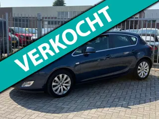 Opel Astra 1.4 Turbo Cosmo 120PK! NL AUTO NAP 2EIGENAAR! NAVI l Cruise l PDC l Airco l TREKHAAK l LE