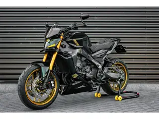 Yamaha Tour MT-09 ABS SP OPS 119PK 2024 /3.164KM /NIEUWSTAAT / COMPLETE DOCUMENTATIE /CUSTOM SC EXHA