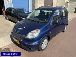 Toyota Yaris Verso 1.3-16V VVT-i Luna AUTOMAAT 2001 NAP Boekjes en 3 sleutels zijn aanwezig.