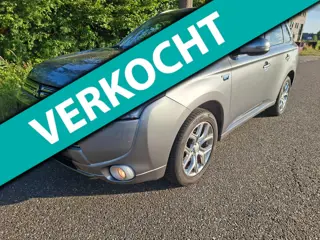 Mitsubishi Outlander 2.0 PHEV instyle dealer onderh.accu 2021 vern.