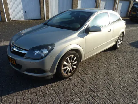 Opel Astra GTC 1.6 Temptation