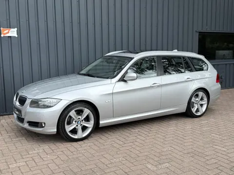 BMW 3-serie Touring 325i High Executive 69.989 KM!/AUTOMAAT!/NAVI!/