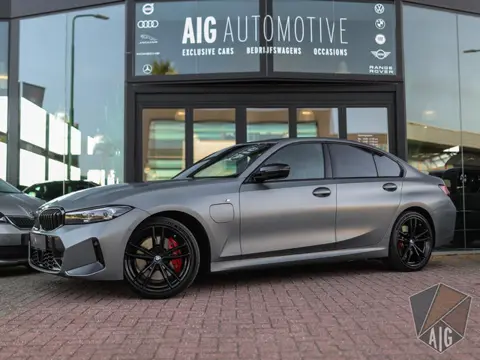BMW 3-serie 330e | Frozen | M-Sport Pro | Pano | H/K | Memory