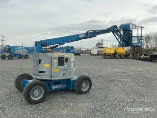 Genie Z34/22 4WD Diesel Articulating Boom Lift (bj 2014)