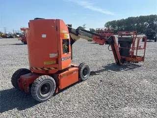 JLG E300AJP 2WD Electric Articulating Boom Lift (Inope