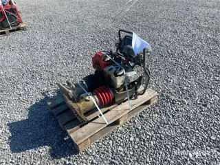 QUANTITY of (2 ) Jumping Jack Tamper